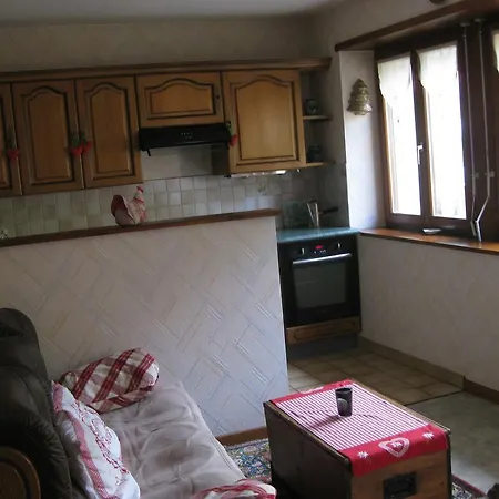 Aux Coeurs De La Vallee Apartman *