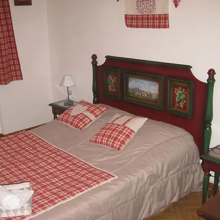 Aux Coeurs De La Vallee *