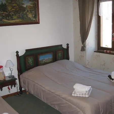 Aux Coeurs De La Vallee